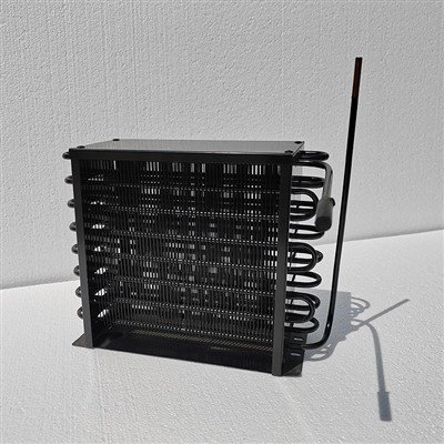 Condensador de tub de filferro multicapa per congelador
